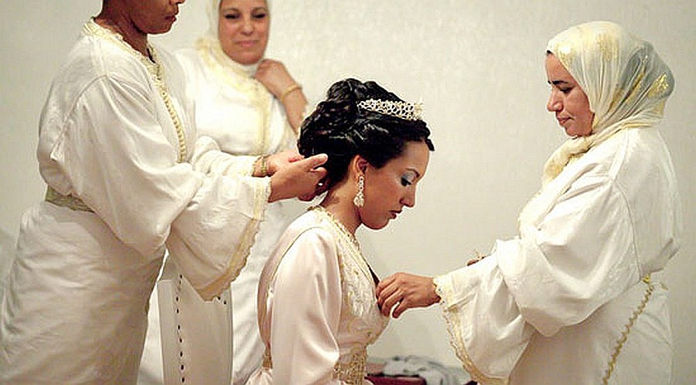 Une mariée préparée par les neggafates